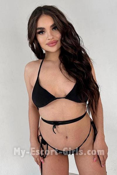 Escort Girl Julina Top